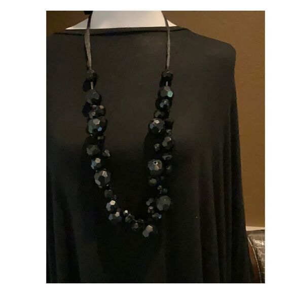 Vintage Black Faceted Bead Necklace - Picture 2 of 3